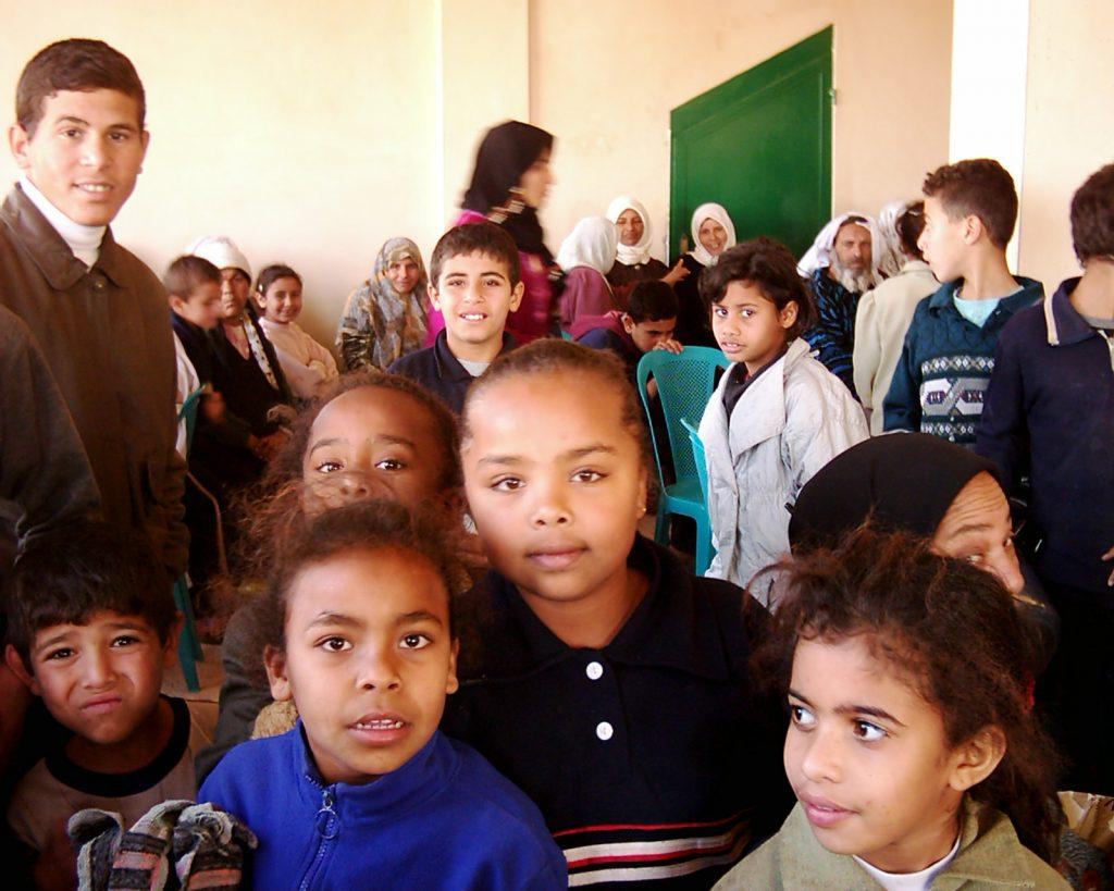 توزيع المساعدات العينية