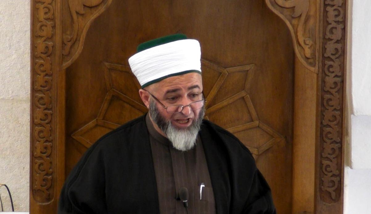 خطبة الجمعة في مسجد دار الإيمان