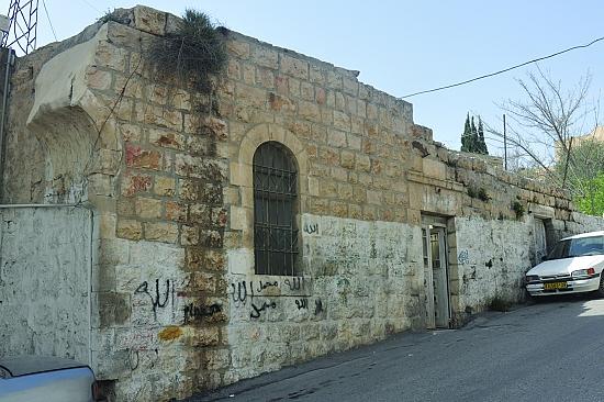 زاوية سيدنا خيري في الخليل من الشارع